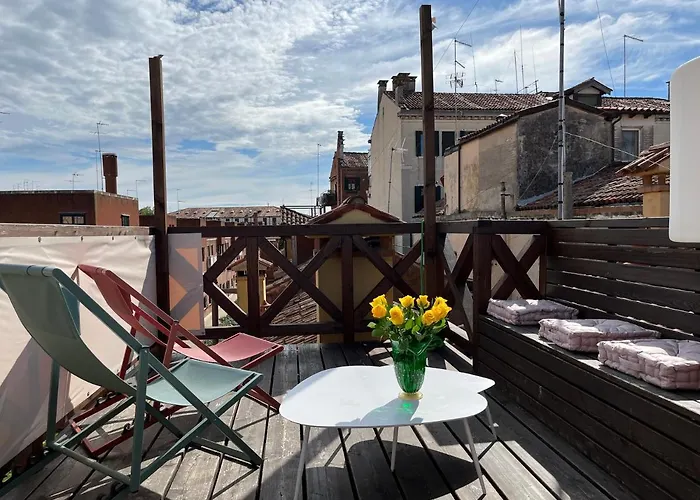 Palazzo Veneziano Direct At The Canal With Roof Terrace