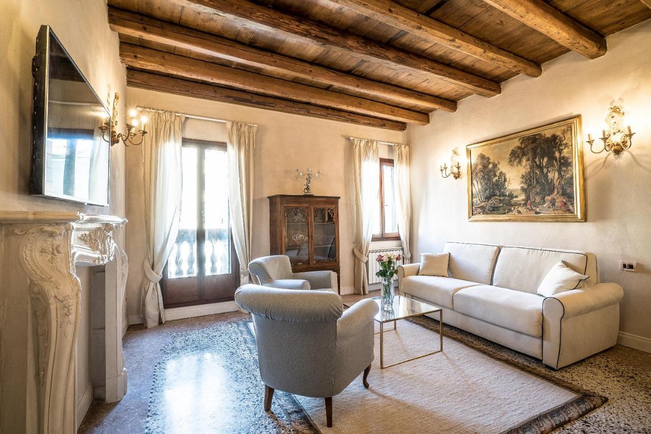 Ferienhaus Palazzo Veneziano Direct At The Canal With Roof Terrace Venedig