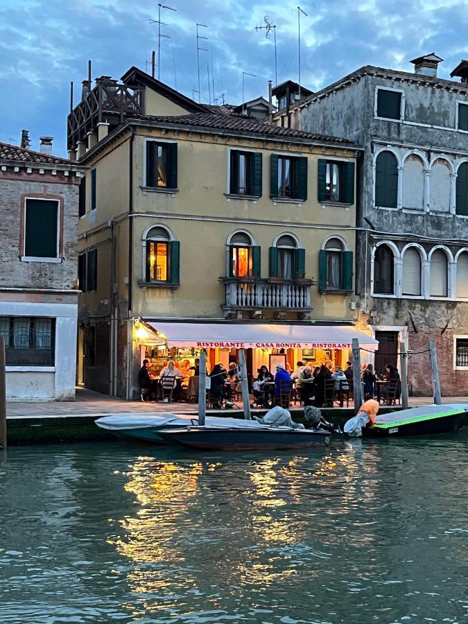 Palazzo Veneziano Direct At The Canal With Roof Terrace Venedig