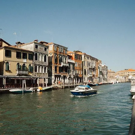 Palazzo Veneziano Direct At The Canal With Roof Terrace Exterior photo