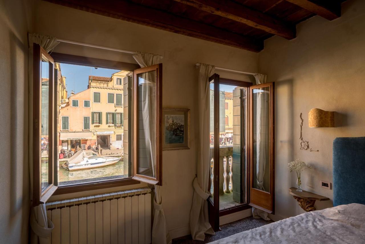 Palazzo Veneziano Direct At The Canal With Roof Terrace Holiday home *